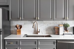 Consider These Key Factors When Selecting New Kitchen Cabinets